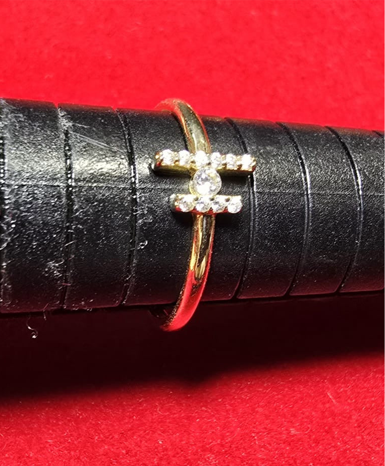10k gold size 7 ring