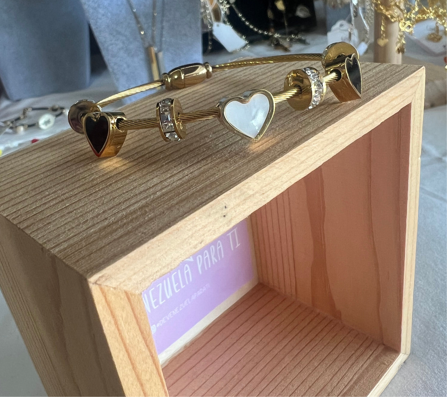 Black and white heart bangle